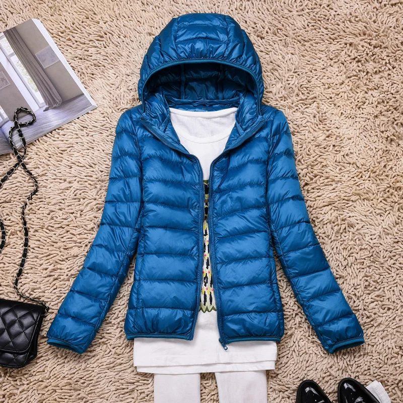 Nord Taschen | Ultraleichte Damen Daunenjacke mit Kapuze