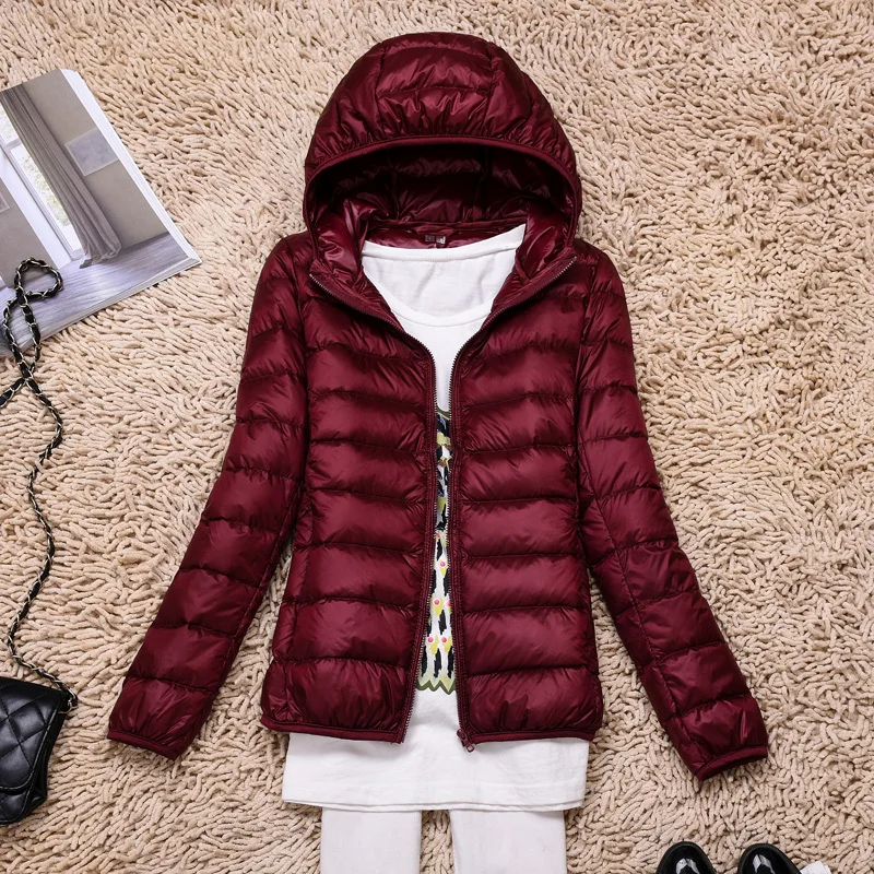 Nord Taschen | Ultraleichte Damen Daunenjacke mit Kapuze