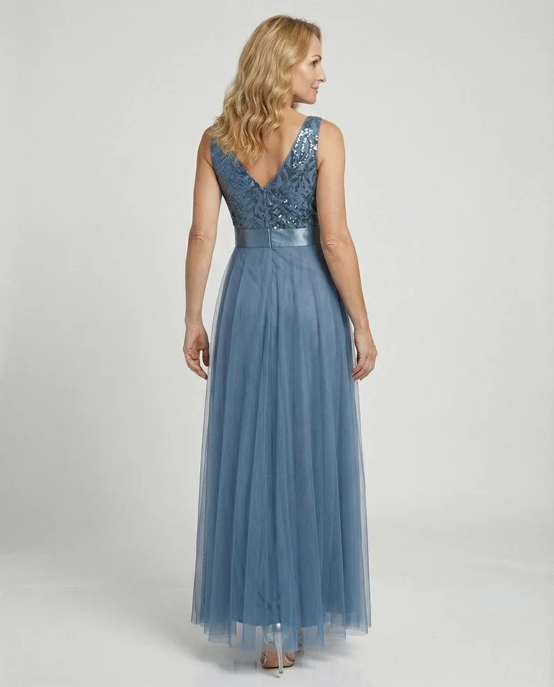 Abendkleid lang aus Tüll mit Stickerei
