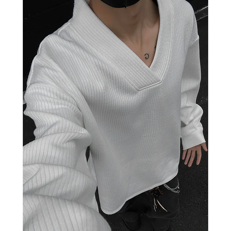 Herren Oversize-Feinstrickpullover mit tiefem V-Ausschnitt und Rippenstruktur Nord Taschen