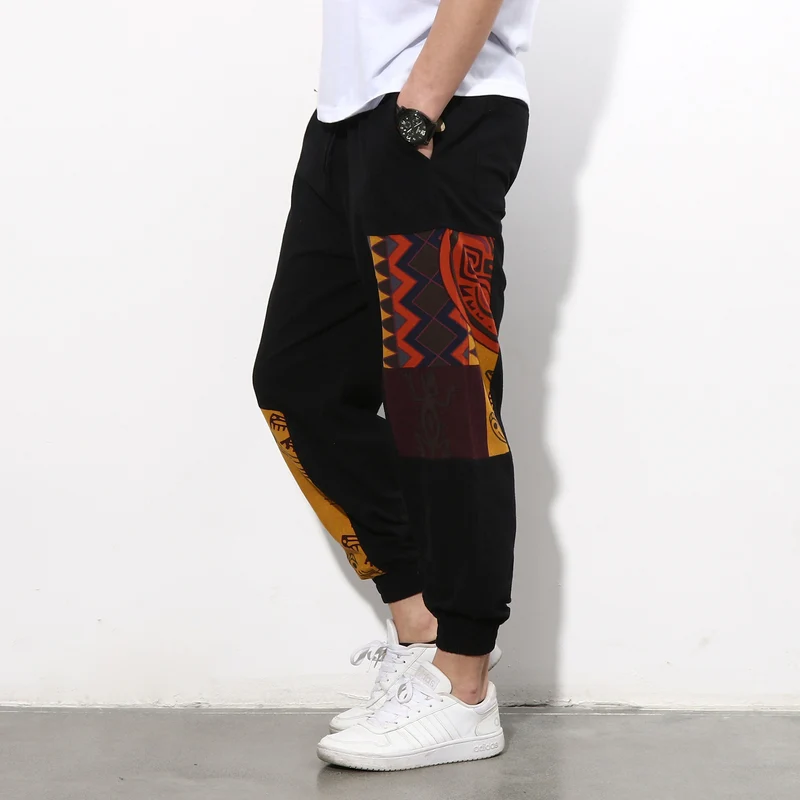 Herren Jogginghose mit seitlichen Panel-Prints, Tunnelzug und gerippten Bündchen Nord Taschen