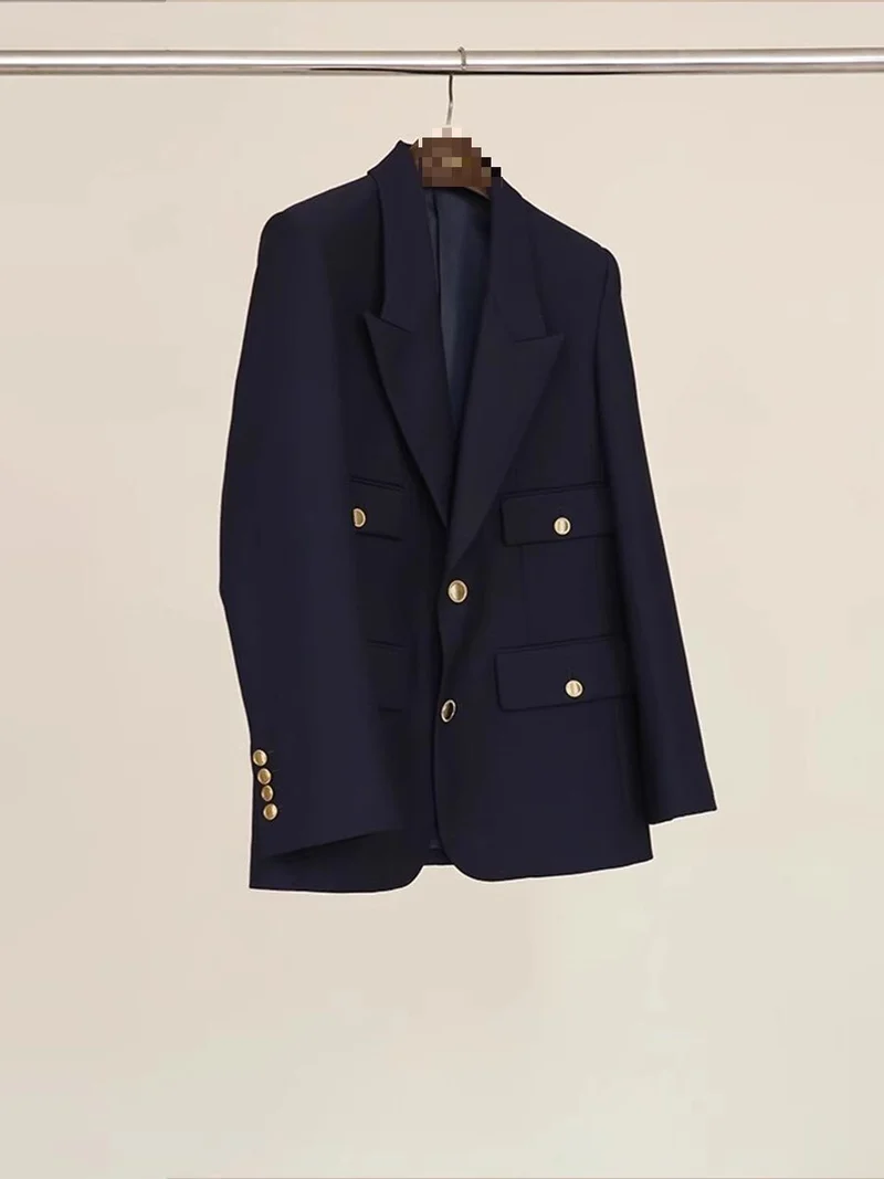 Damen weit geschnittener Blazer mit taillierter Silhouette, goldenen Schmuckknöpfen und Pattentaschen Nord Taschen