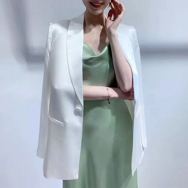 Damen Taillierter Smoking‑Blazer mit schmalem Satinrevers und Ein‑Knopfverschluss Nord Taschen