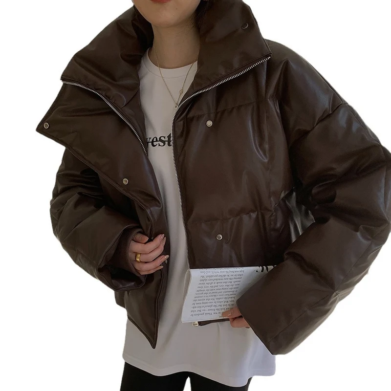 Damen Kurz geschnittene gesteppte Kunstleder-Steppjacke mit Kapuze Nord Taschen