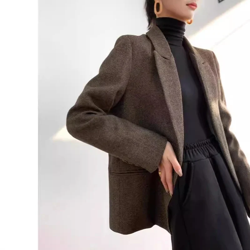 Damen Klassischer Woll-Tweed-Blazer mit schmalem Revers, Teilgefüttert und Ein-Knopf Nord Taschen