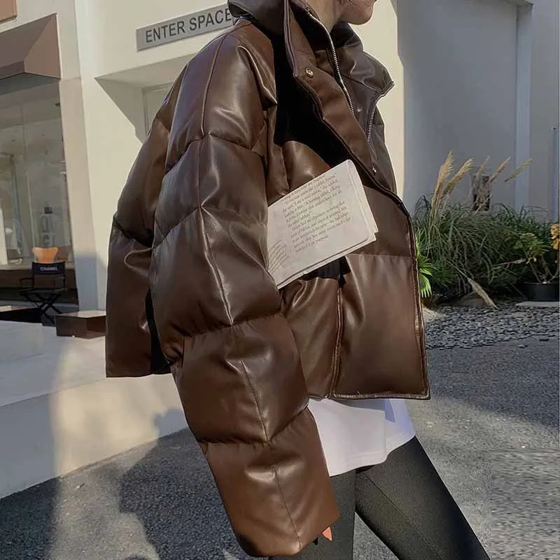 Damen Gepolsterte Kurze Kunstleder-Steppjacke mit Stehkragen Nord Taschen