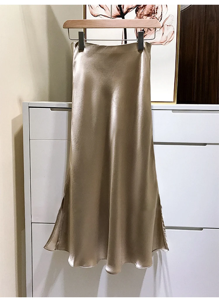 Damen Fließender Satin-Bias-Midirock mit hohem Bund und seitlichen Schlitzen Nord Taschen