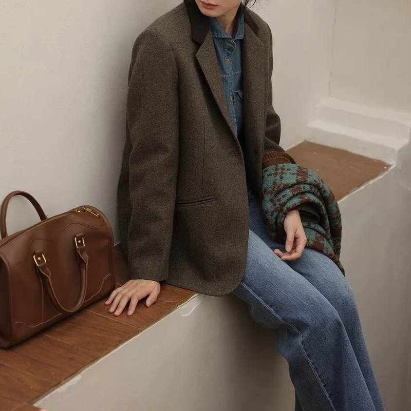 Damen Boxy Wollmix-Blazer mit minimalistischer Ein-Knopf-Optik und Leistentaschen Nord Taschen