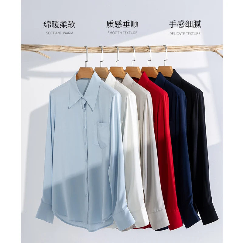 Damen seidenähnliche Oversize-Bluse mit spitzem Hemdkragen und Brusttasche Nord Taschen