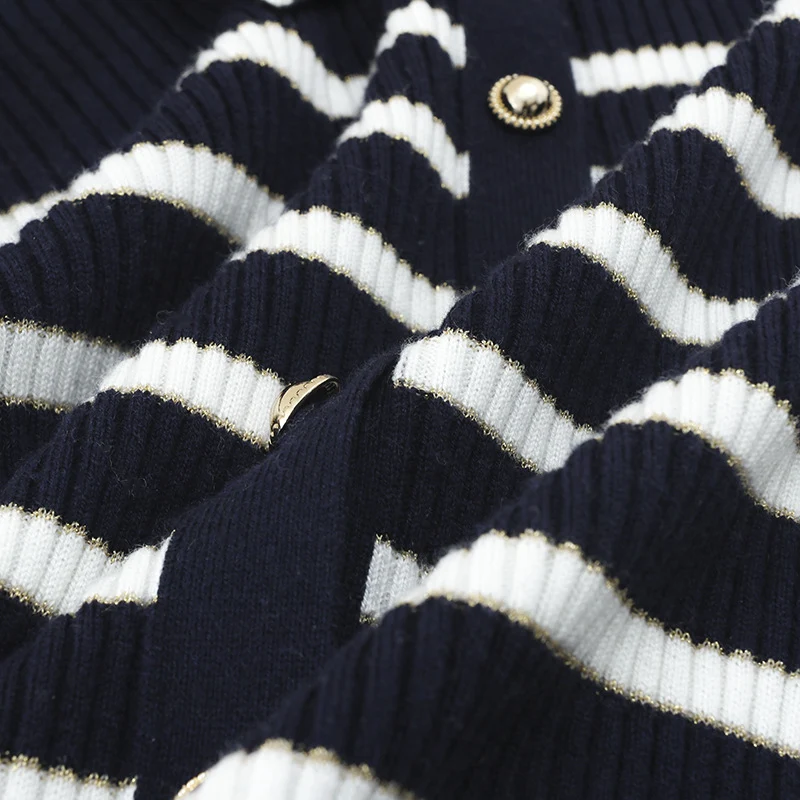 Damen Marin-inspiriertes Rippenstrick-Cardigan mit Polokragen und Zierknopfleiste Nord Taschen