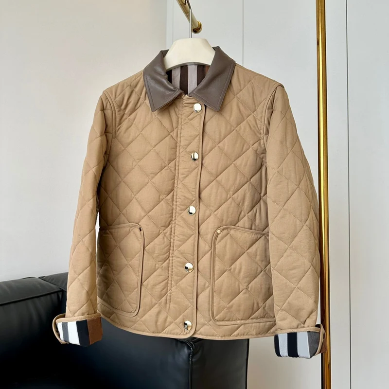 Damen Steppjacke mit Kontrastkragen aus Lederoptik und Druckknopfverschluss Nord Taschen