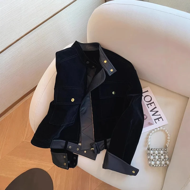 Damen Samt‑Bikerjacke mit Lederbesatz, taillierbarem Gürtel & goldenen Details Nord Taschen