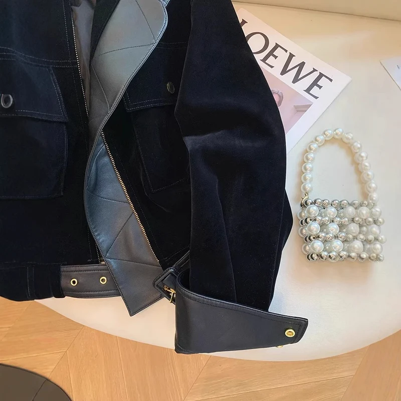 Damen Samt‑Bikerjacke mit Lederbesatz, taillierbarem Gürtel & goldenen Details Nord Taschen