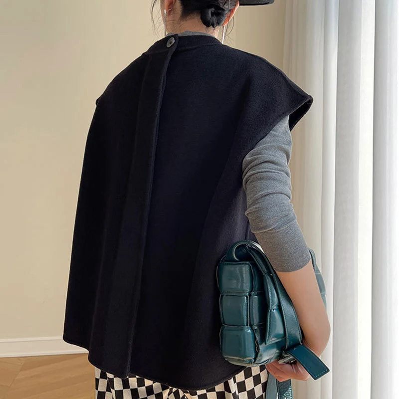 Damen Oversize-Weste mit Stehkragen, kastiger Silhouette und Knopfleiste Nord Taschen