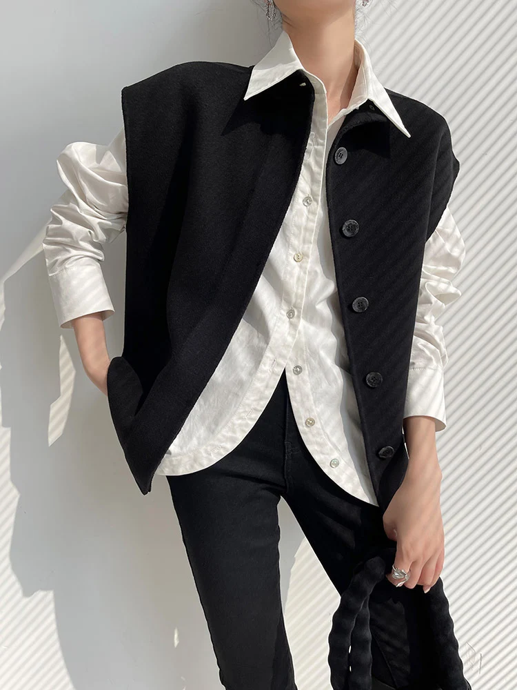 Damen Oversize-Weste mit Stehkragen, kastiger Silhouette und Knopfleiste Nord Taschen