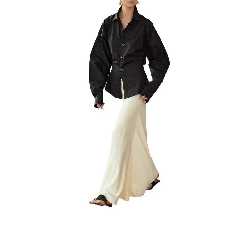 Damen Oversize-Bluse mit Ballonärmeln und taillierter V‑Schlitz-Form Nord Taschen