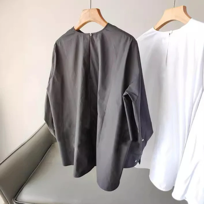 Damen Oversize-Bluse aus leichtem Baumwollmix mit weiten Ballonärmeln und verlängertem Rückensaum Nord Taschen
