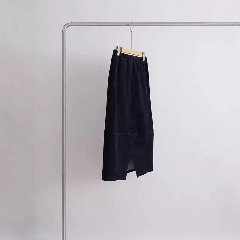 Damen Midirock in Cordoptik mit hoher Taille, Eingrifftaschen und gerader Silhouette Nord Taschen