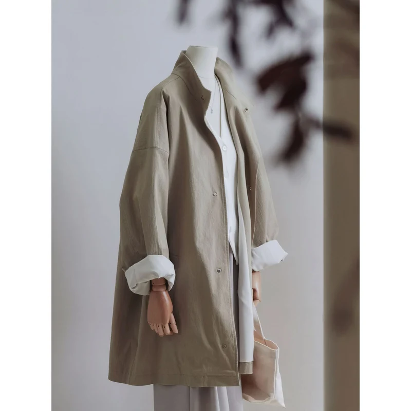 Damen leichter Oversize-Mantel mit Stehkragen und Druckknopfverschluss Nord Taschen