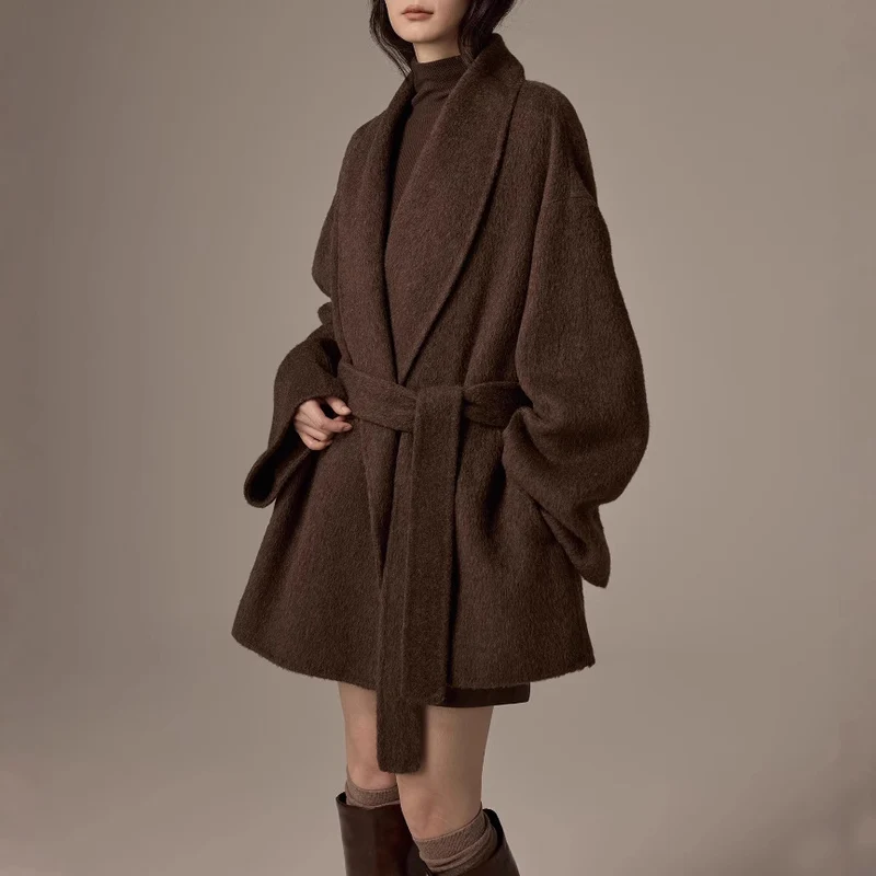 Damen Kurzmantel mit weitem Schalkragen und taillierbarem Bindegürtel Nord Taschen