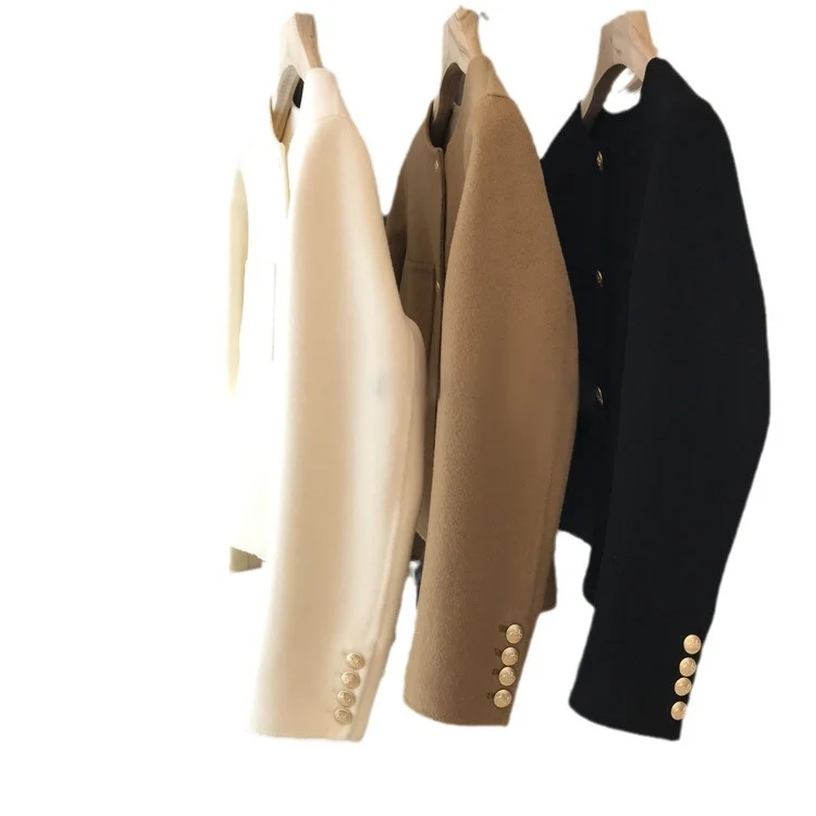 Damen Kurzblazer aus Wollmix mit Rundhalsausschnitt, Pattentaschen und goldenen Zierknöpfen Nord Taschen