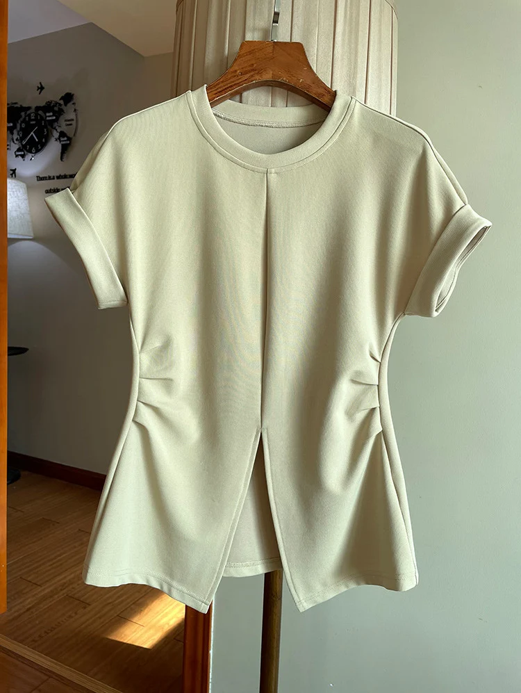 Damen Kurzärmeliges Strukturjersey-Shirt mit Taillenraffungen und Frontschlitz Nord Taschen