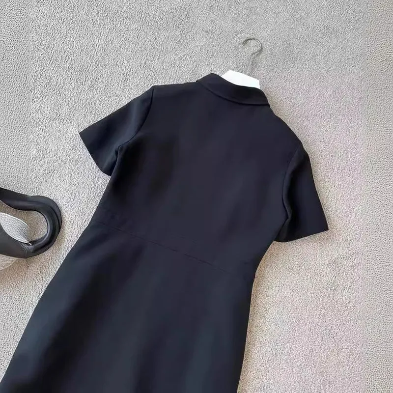 Damen Kurzärmeliges Hemdkleid mit verdecktem Zwei-Wege-Reißverschluss und taillierter Schnittführung Nord Taschen