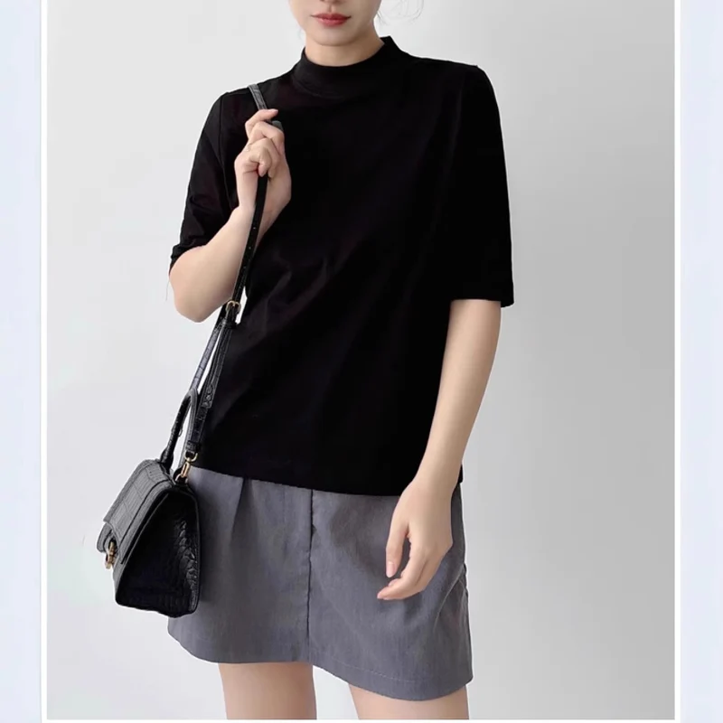 Damen Kurzarm-Top mit Stehkragen und leichter Boxy-Silhouette Nord Taschen