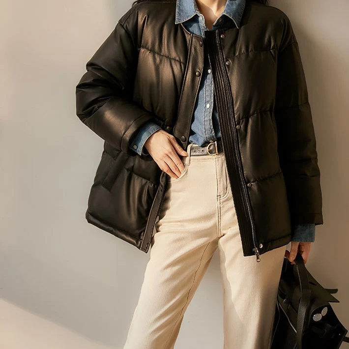 Damen Kurz geschnittene wattierte Kunstlederjacke mit Rundhalsaum und Druckknopfleiste Nord Taschen