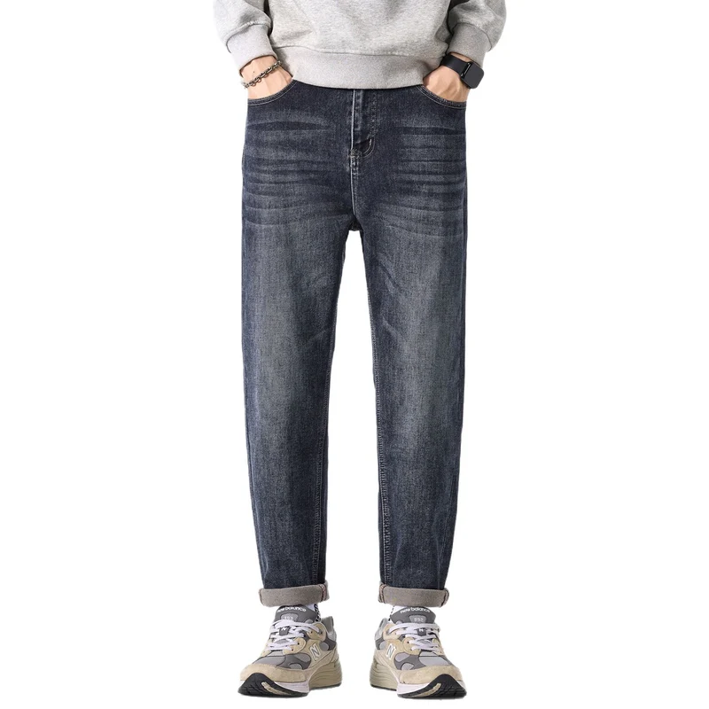 Herren Relaxed-Straight Denim-Jeans mit dezenter Used‑Optik und gekrempeltem Saum Nord Taschen