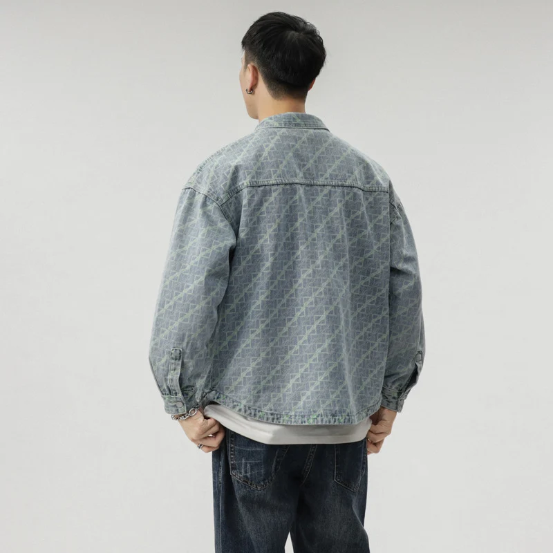 Herren Monogramm-Jeanshemdjacke im Oversize mit Druckknöpfen und aufgesetzten Brusttaschen Nord Taschen