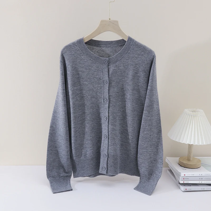 Damen Leichter Feinstrick-Cardigan mit Rundhalsausschnitt, taillierter Passform & verlängerten Bündchen Nord Taschen