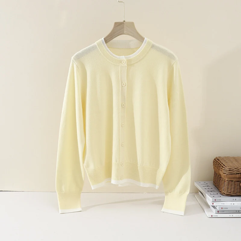 Damen Leichter Feinstrick-Cardigan mit Rundhals, Kontrastbündchen und durchgehender Knopfleiste Nord Taschen