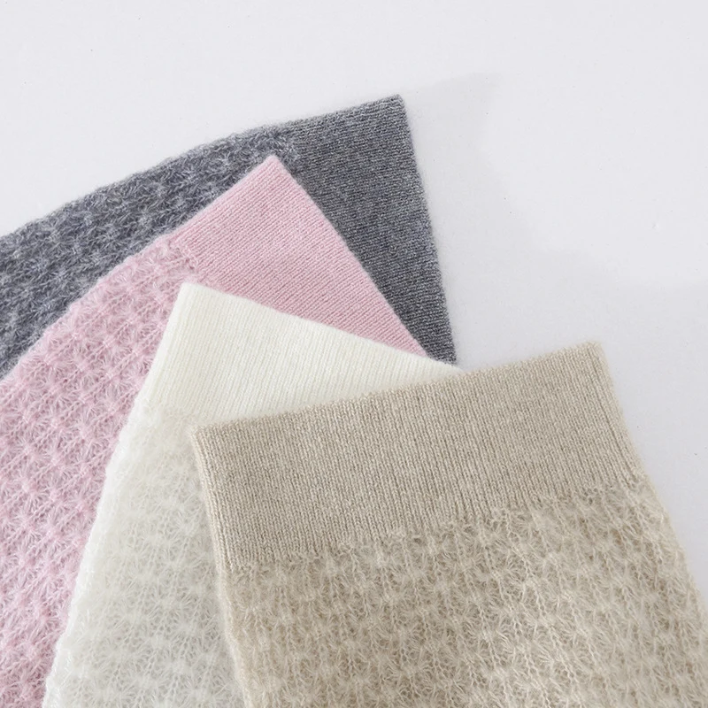 Damen Kurzärmeliges Feinstrickshirt mit Ajourstruktur und geripptem Saum Nord Taschen