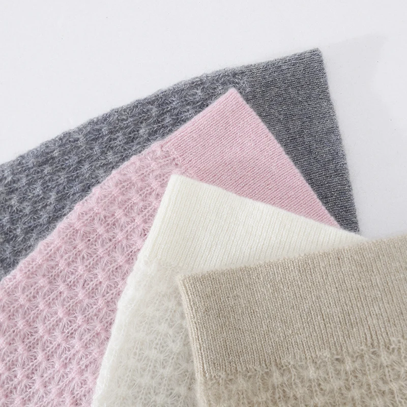 Damen Kurzärmeliges Feinstrickshirt mit Ajourstruktur und geripptem Saum Nord Taschen