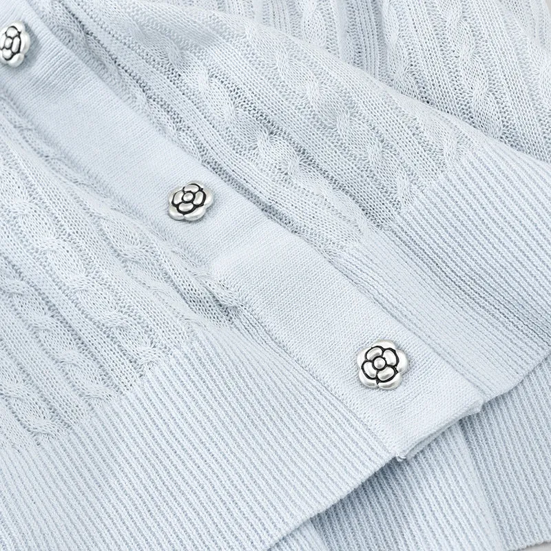Damen Kurzarm-Strickcardigan mit Zopfmuster und kontrastierendem Jeanskragen Nord Taschen