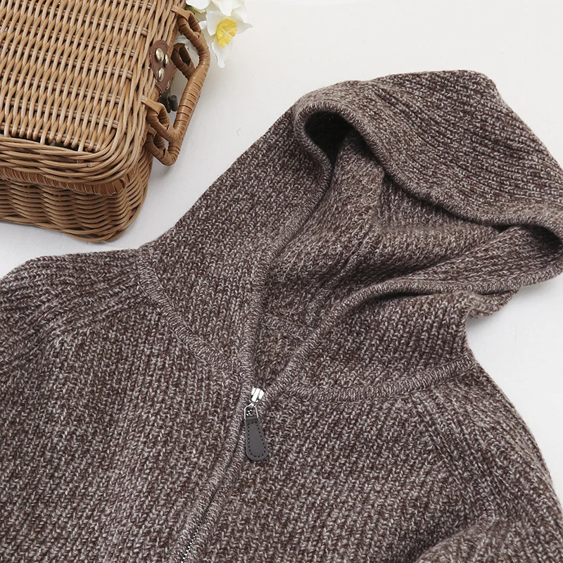Damen Grobgestrickte Kapuzenjacke mit durchgehendem Reißverschluss und Raglanärmeln Nord Taschen
