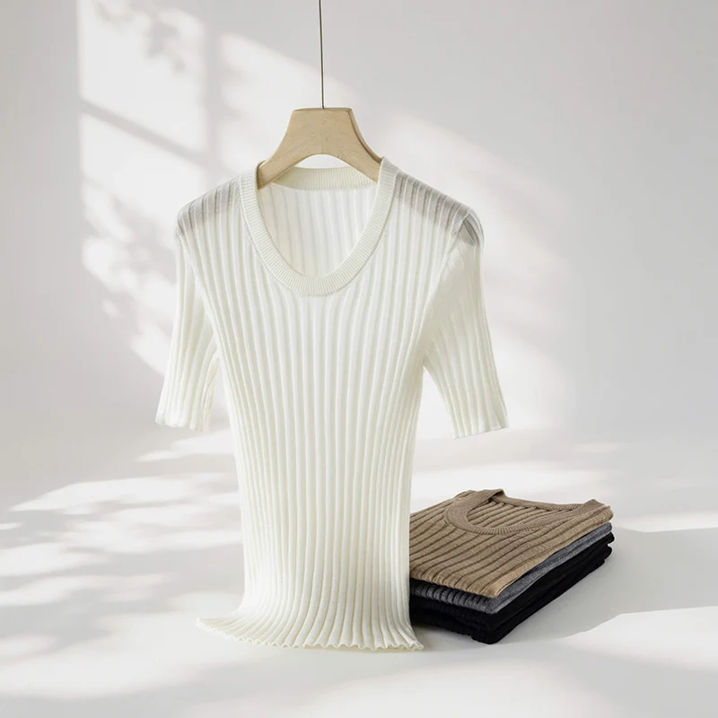 Damen Geripptes Feinstrickshirt mit tiefem U-Ausschnitt und halblangen Ärmeln Nord Taschen