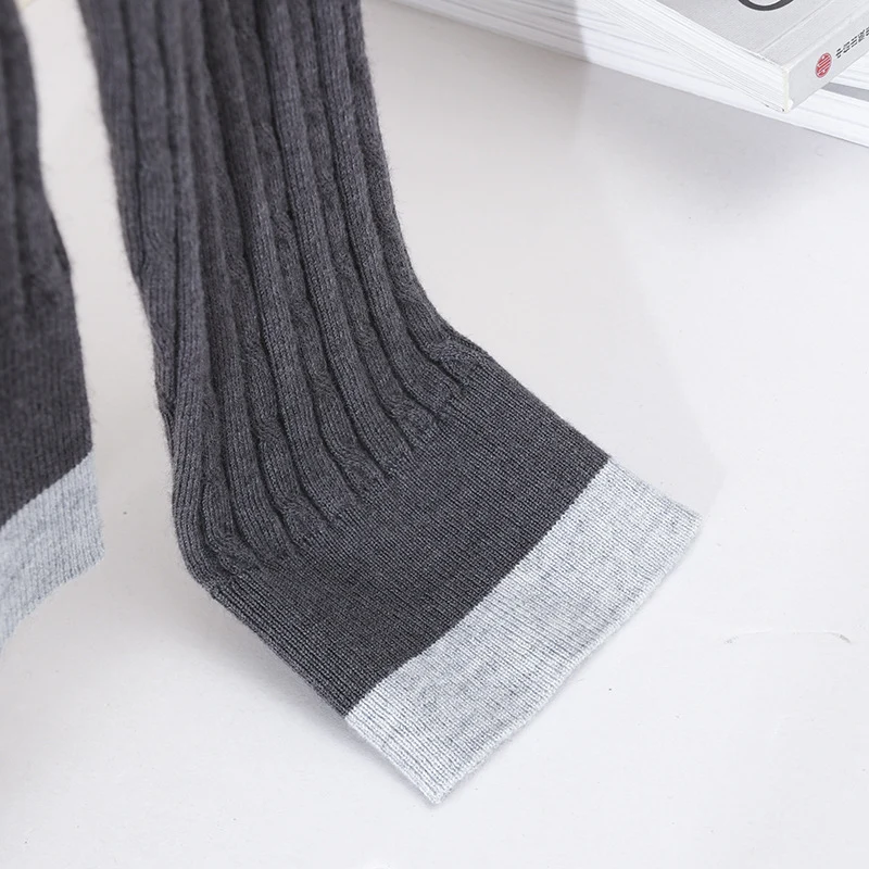 Damen Feinstrick-Polo-Pullover mit Rippstruktur, Stehkragen und Knopfleiste Nord Taschen