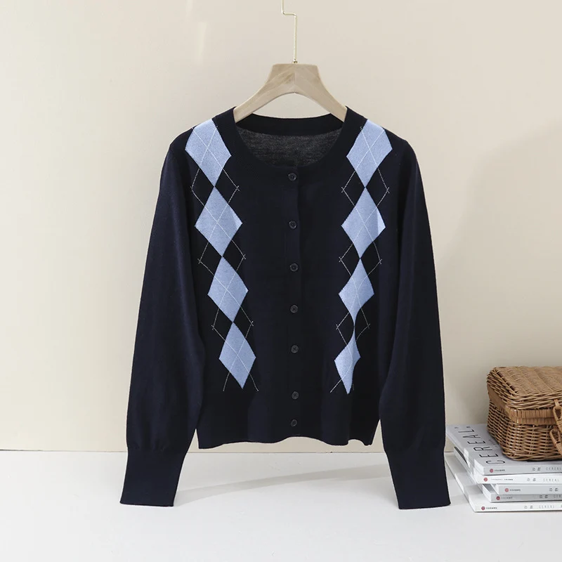 Damen Feinstrick-Cardigan mit Rautenintarsien und Knopfleiste Nord Taschen