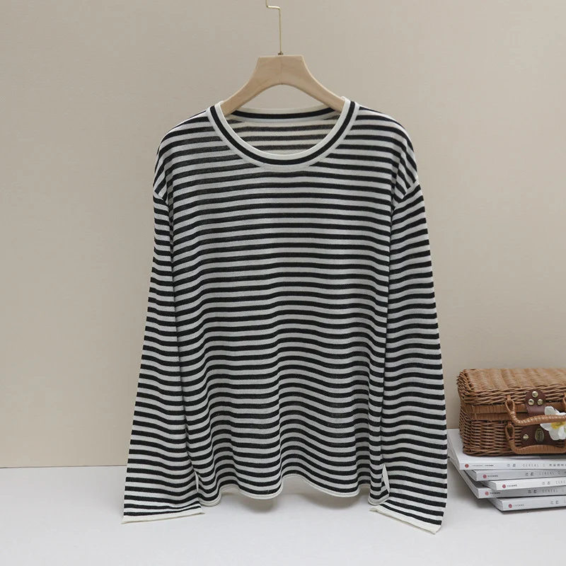 Damen Feines gestreiftes Langarmshirt mit Rundhalsausschnitt aus leichtem Jersey Nord Taschen