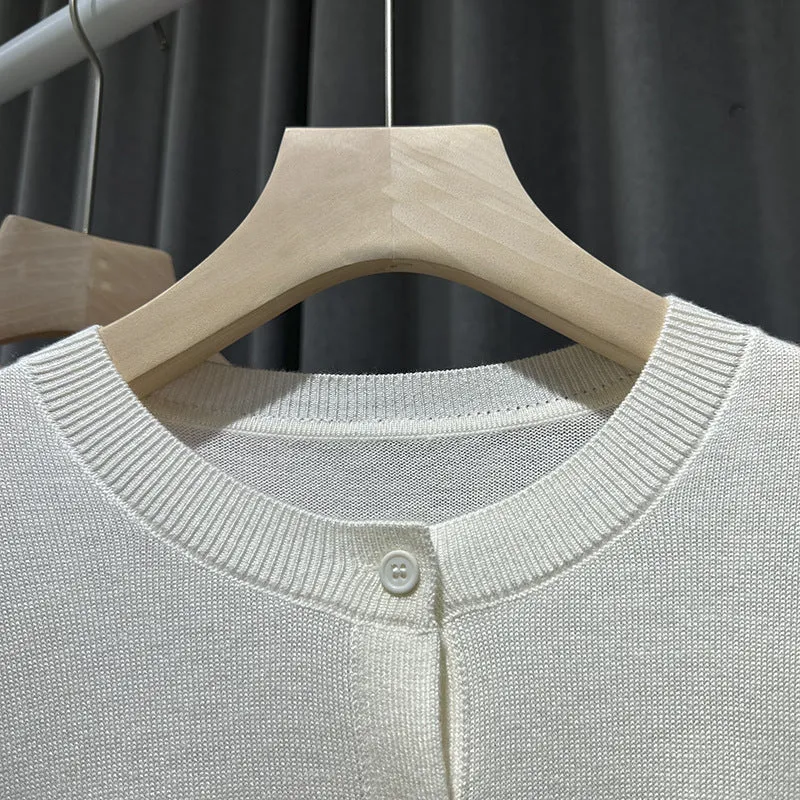 Damen Feiner Rundhals-Feinstrick-Cardigan mit schmaler Silhouette & verlängerten Bündchen Nord Taschen