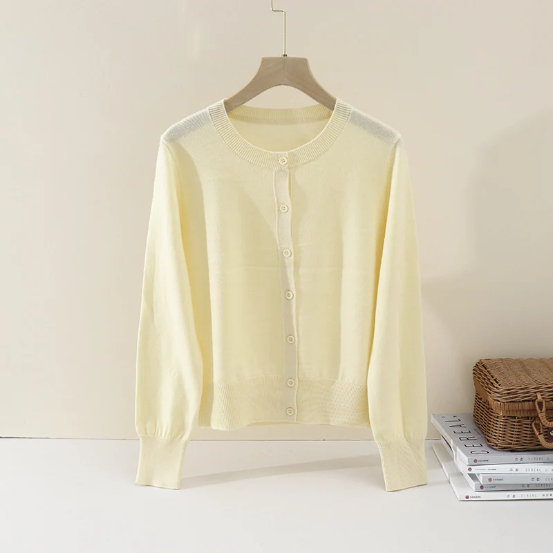 Damen Feiner Rundhals-Feinstrick-Cardigan mit schmaler Silhouette & verlängerten Bündchen Nord Taschen