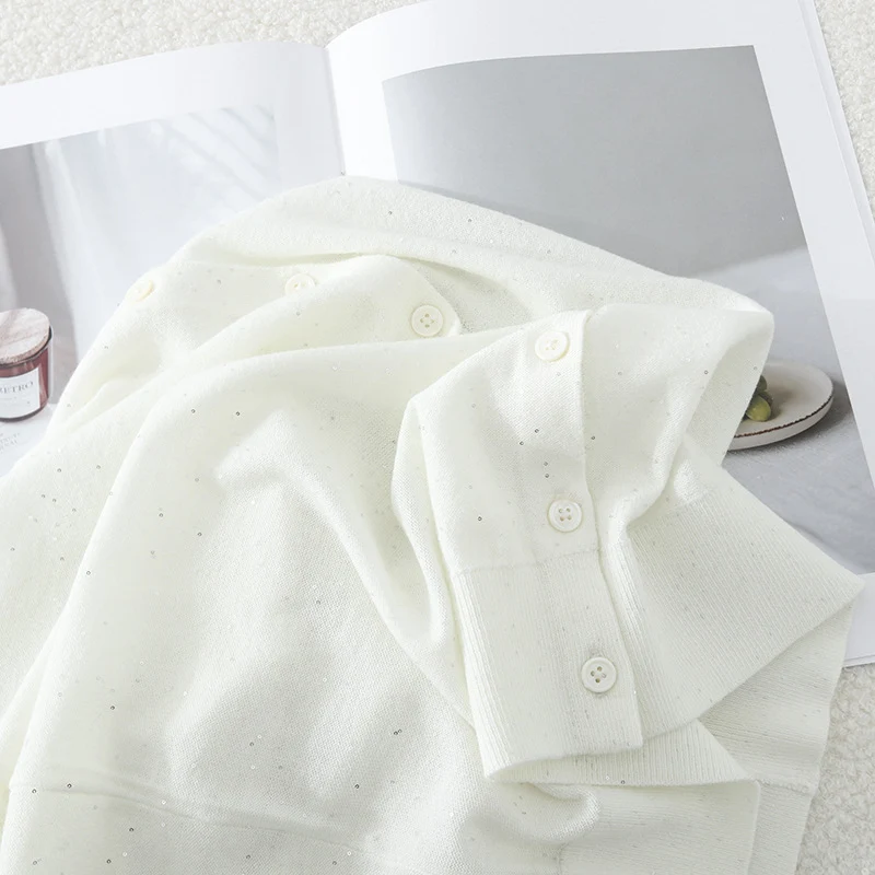 Damen Feiner Rundhals-Cardigan aus leichtem Feinstrick mit Perlmuttknopfleiste und dezentem Glitzereffekt Nord Taschen