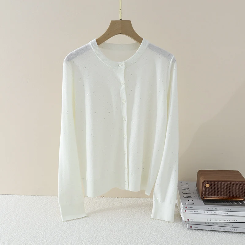 Damen Feiner Rundhals-Cardigan aus leichtem Feinstrick mit Perlmuttknopfleiste und dezentem Glitzereffekt Nord Taschen