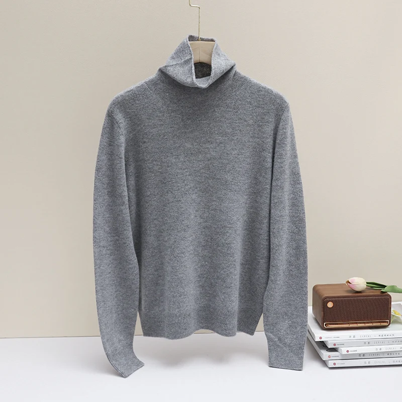 Damen Feiner Rollkragenpullover aus leichtem Feinstrick mit geripptem Saum und schmaler Silhouette Nord Taschen