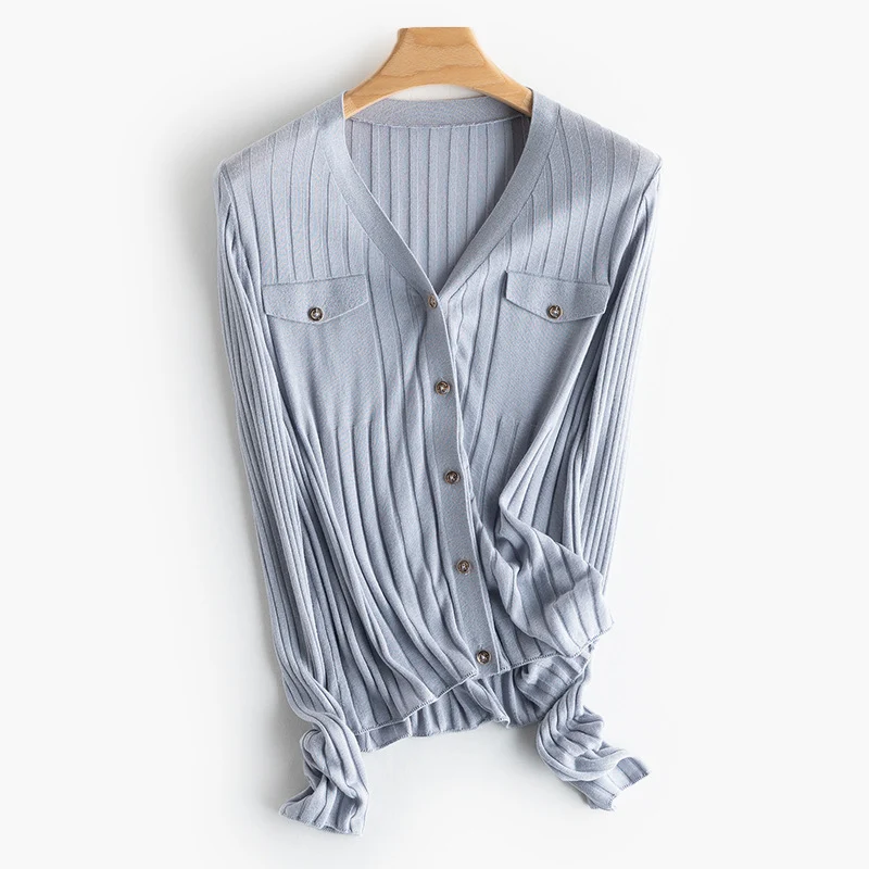 Damen Feiner gerippter Knopfcardigan mit V‑Ausschnitt und Brustklappen Nord Taschen