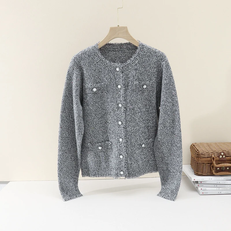 Damen Bouclé-Cardigan mit Perlmuttknöpfen und aufgesetzten Taschen Nord Taschen