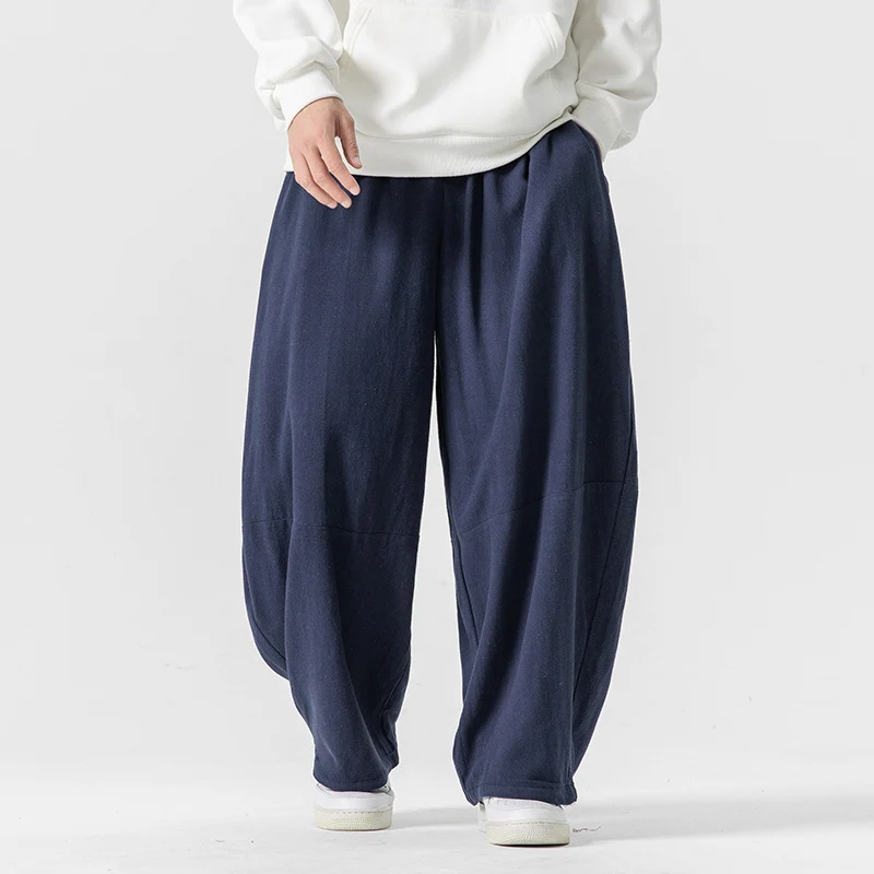 Herren Extraweit geschnittene Ballon-Loungehose mit elastischem Bund, tiefem Schritt und soften Baumwollmix Nord Taschen