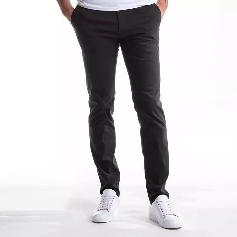 Herren Enganliegende Stretch-Chinohose mit tapered Bein und elastischem Saum Nord Taschen